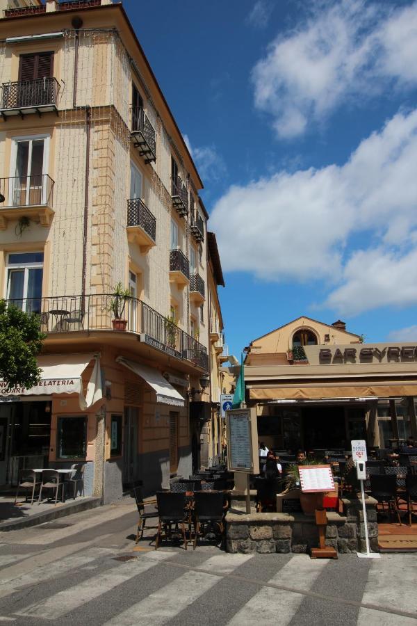Piazza Tasso B&B Relais Sorrento Exteriör bild