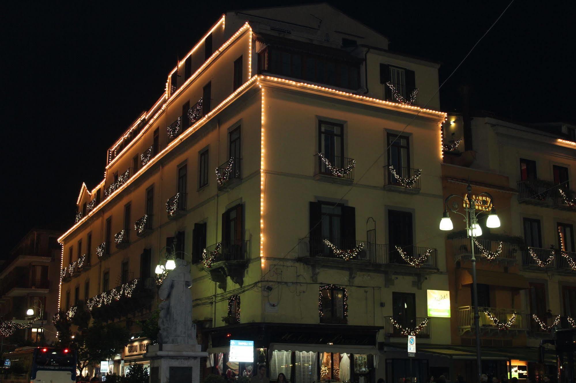 Piazza Tasso B&B Relais Sorrento Exteriör bild