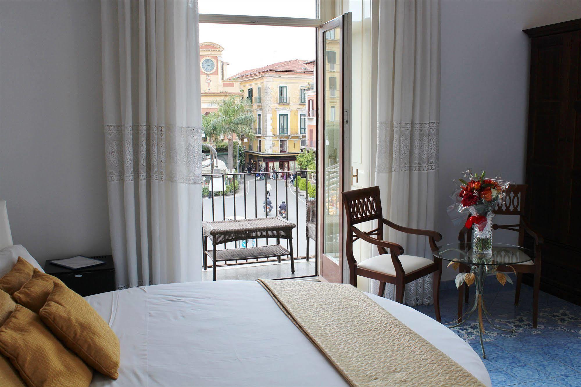 Piazza Tasso B&B Relais Sorrento Exteriör bild