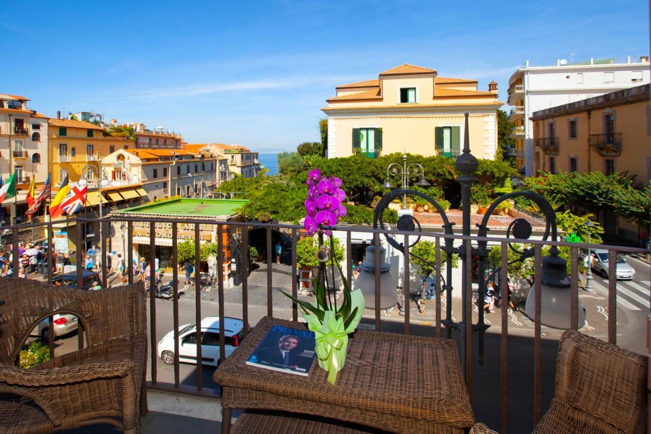 Piazza Tasso B&B Relais Sorrento Exteriör bild